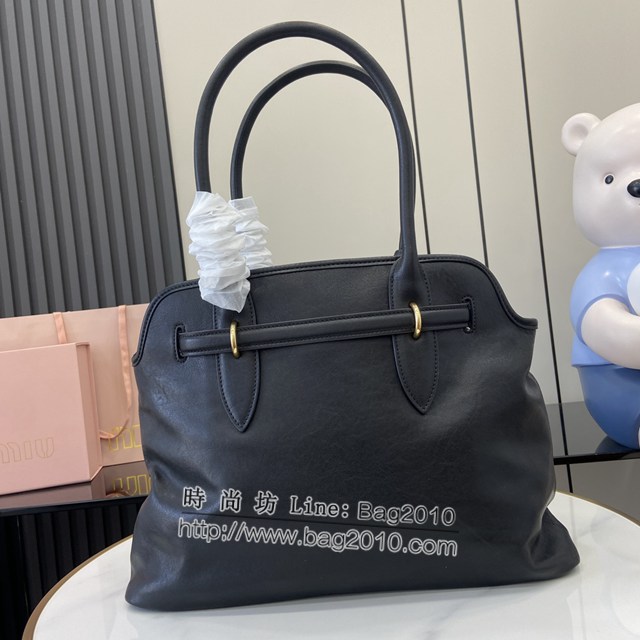 miumiu專櫃繆繆最新款女士Nappa羊皮革手提包 jh2339型號：5BG291